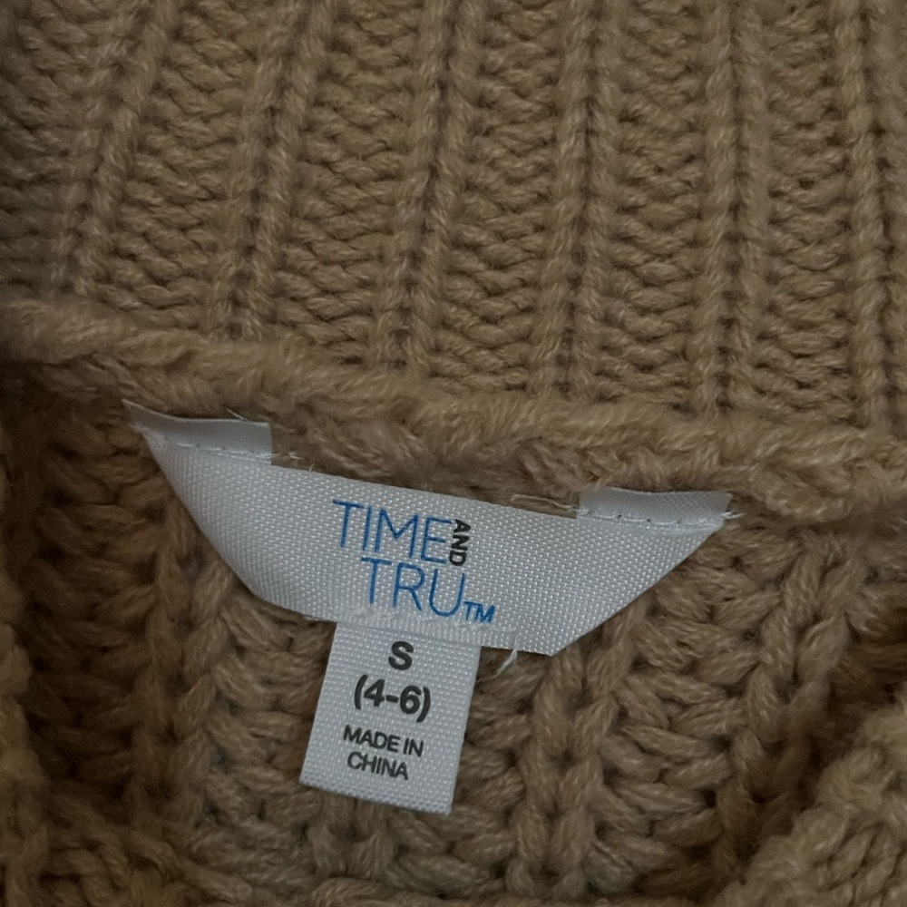 Tan sweater - Picture 4 of 4